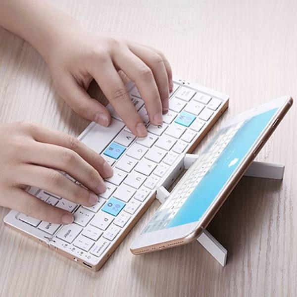 B.O.W HB199 Foldable Bluetooth Keyboard (Gold) - Image 6