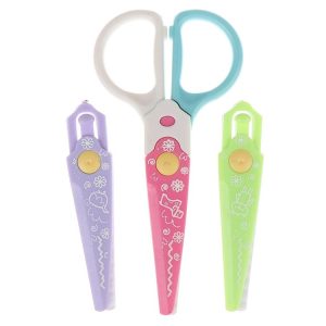 3 Sets Children Stationery Creative Lace Scissors 3 / 6 Knife Head Manual Safety Plastic Scissors Random Color Delivery, Size: 3 Packs