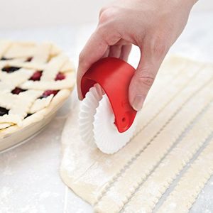 Baking Tools Pasta Cutting Wheel Hemming Wheel Manual Noodle Cutter Roller Knife Creative Kitchen Gadgets (Point Cut)