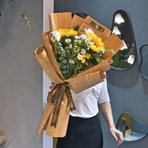 10pcs Retro Cowhide English Newspaper Gift Flower Packaging Material (Random Style Delivery)
