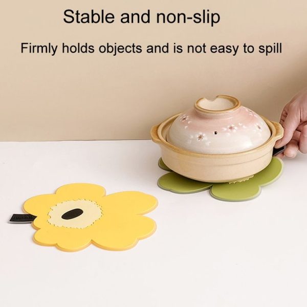 2pcs / Set Household Leaf Heat Insulation Mat Kitchen High Temperature Resistant Baking Placemats, Style: Green Small - Image 6